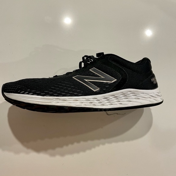 New Balance Freshfoam - Picture 2 of 3